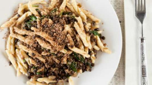 Κοραλάκια με βλίτα, αντσούγιες και φακές